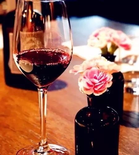 紀(jì)元幕僚匯紅酒智庫專家范幕爺 揭秘紅酒銷售新模式的變革之路