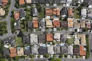 上海房貸增速連續(xù)六個(gè)月下降，5月開發(fā)貸持續(xù)回暖，房地產(chǎn)市場呈現(xiàn)結(jié)構(gòu)性分化